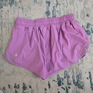 2.5" hotty hot shorts size 4